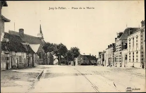 Ak Jouy le Potier Loiret, Place de la Mairie