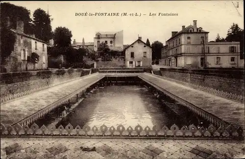 Ak Doué la Fontaine Maine et Loire, Les Fontaines