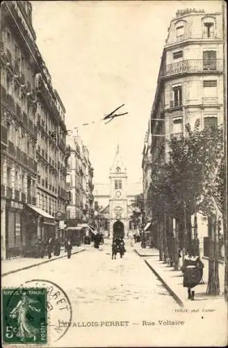 Ak Levallois Perret Hauts de Seine, Rue Voltaire