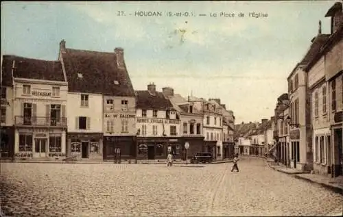 Ak Houdan Yvelines, La Place de l'Eglise