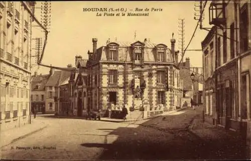 Ak Houdan Yvelines, Rue de Paris, La Poste, Le Monument