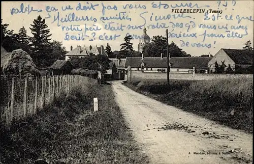 Ak Villeblevin Yonne, Route du Village