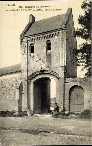 Ak Saint Gabriel Calvados, Le Prieure, Porte d'entree