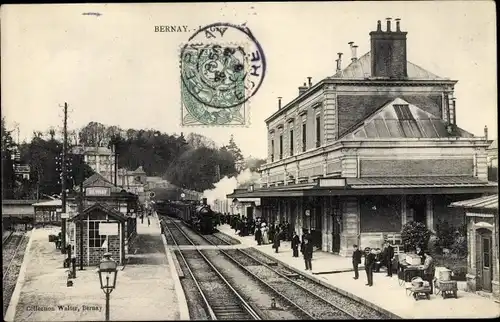 Ak Bernay Eure, La Gare, Eisenbahn