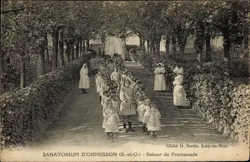 Ak Ormesson Val de Marne, Retour de Promenade, Sanatorium