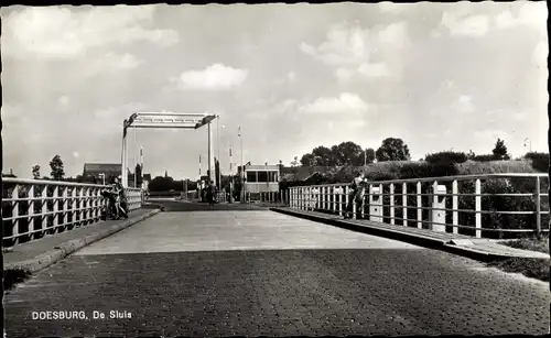 Ak Doesburg Gelderland, De Sluis