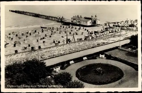 Ak Ostseebad Zinnowitz auf Usedom, Strand mit Seebrücke