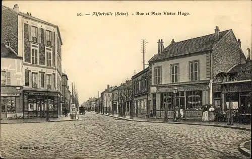 Ak Alfortville Val de Marne, Rue et Place Victor Hugo