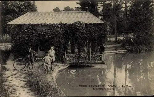 Ak Verrières le Buisson Essonne, Le Parc, L´EMbarcadère