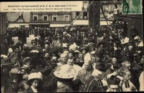 Ak La-Délivrande Calvados, La Procession, Anniversaire Couronnement de Notre Dame de la Délivrande