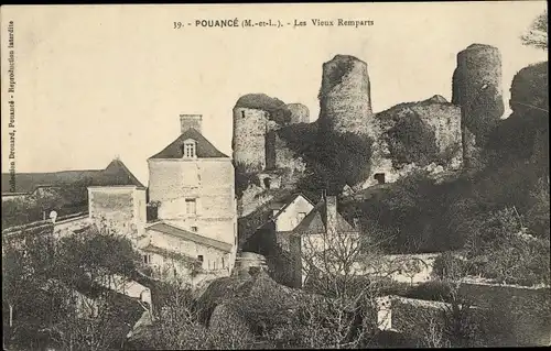 Ak Pouancé Maine et Loire, Les Vieux Remparts