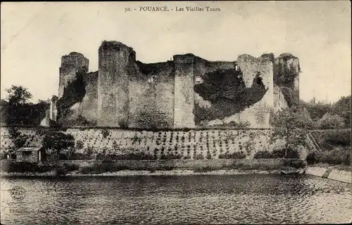 Ak Pouancé Maine et Loire, Les Vieilles Tours