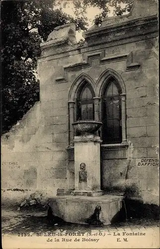 Ak Saint Leu la Forêt Val d´Oise, Fontaîne de la Rue de Boissy