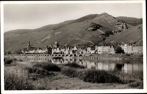 Ak Zell an der Mosel, Gesamtansicht, Moselpartie