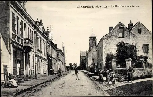 Ak Champigné Maine-et-Loire, La Grande Rue