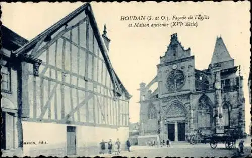 Ak Houdan Yvelines, Facade de l´Eglise et Maison ancienne