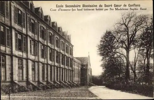 Ak Conflans Yvelines, École Secondaire Diocésaine du Sacré Coeur, Cour d´Honneur