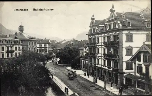 Ak Interlaken Kanton Bern Schweiz, Bahnhofstraße