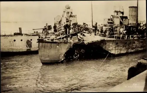 Ak Deutsches Kriegsschiff, Torpedoboot nach einem Gefecht