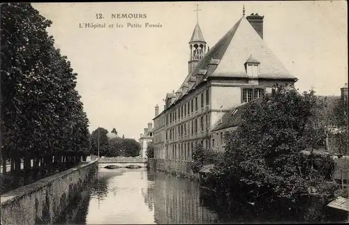 Ak Nemours Seine-et-Marne, L´Hôpital et les Petits Fossés