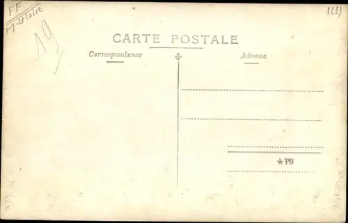 Ak Seiches Maine et Loire, Char Fleuri lors du Défilé d´une Fête