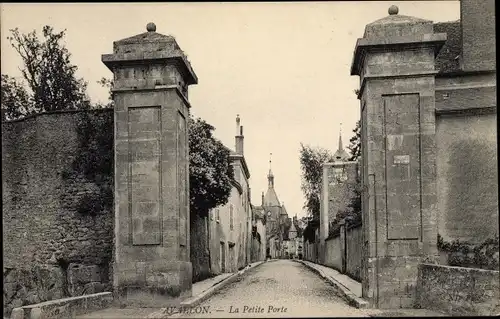 Ak Avallon Yonne, La Petite Porte
