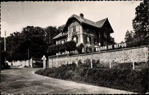 Ak Neauphle le Chateau Yvelines, Route de Saint Germain