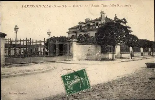 Ak Sartrouville Yvelines, Entrée de l´École Théophile Rousselle