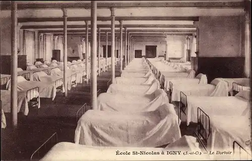 Ak Igny Essonne, École Saint Nicolas, Le Dortoir