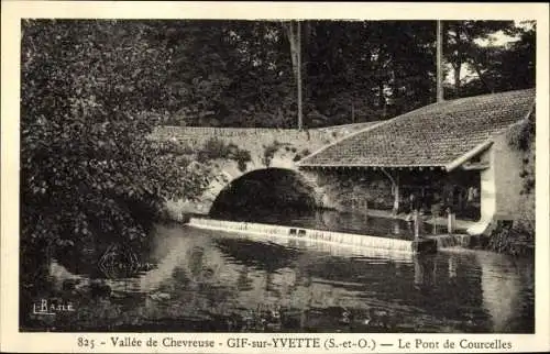 Ak Gif sur Yvette Essonne, Le Pont de Courcelles