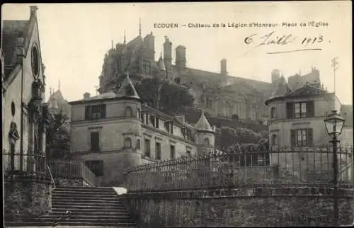 Ak Ecouen Val d’Oise, Chaetau de la Légion d´Honneur, Place de l´Église