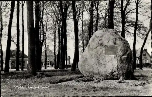 Ak Vledder Drenthe, Bungalows, Gedenksteen