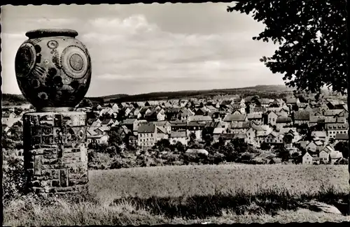 Ak Höhr Grenzhausen im Westerwaldkreis, Panorama, Denkmal