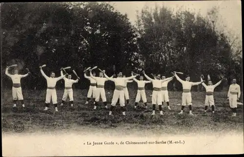 Ak Chateauneuf sur Sarthe Maine-et-Loire, La Jeune Garde, Entraînement avec Quilles