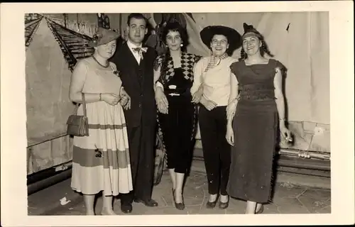 Foto Ak Mainz in Rheinland Pfalz, Fastnacht, Ball im Tennis und Skiclub, Karneval 1957