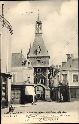 Ak Saint Fargeau Yonne, Tour de l´Horloge et la Place