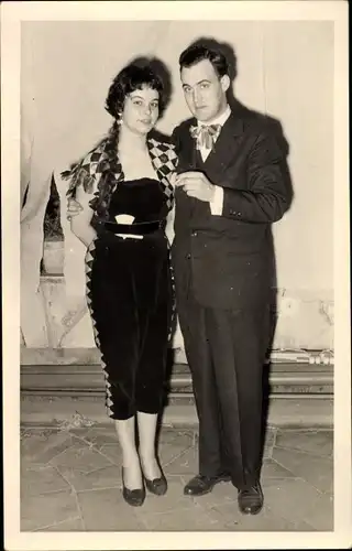 Ak Fasstnacht, Paar in festlicher Kleidung