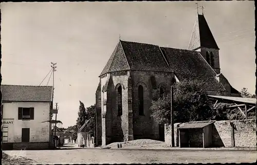 Ak Longuesse Val-d’Oise, La place de l´Eglise