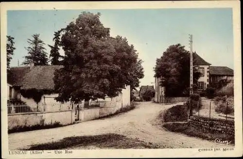 Ak Luneau Allier, Une Rue