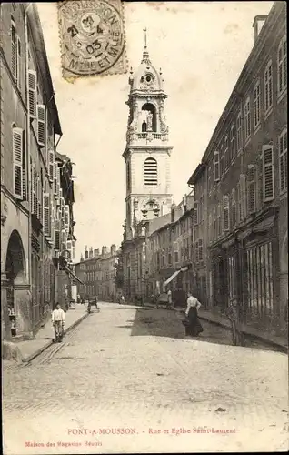 Ak Pont-à-Mousson Meurthe et Moselle, Rue et Eglise Saint Laurent