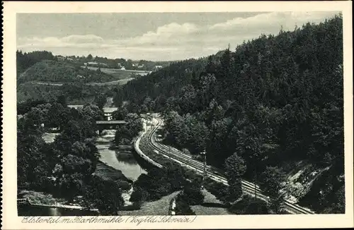 Ak Barthmühle Pöhl im Vogtland, Elstertal mit Barthmühle, Fluss, Gleise, Wald