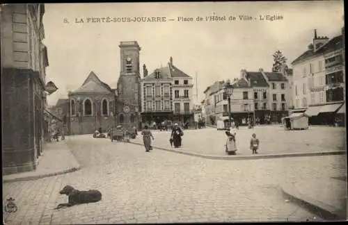 Ak La Ferté-sous-Jouarre Seine-et-Marne, Place de l´Hôtel de Ville, L´Église