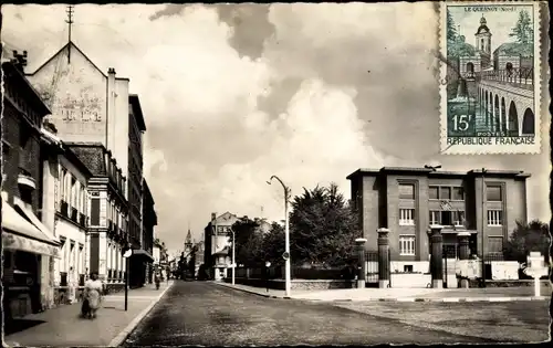 Ak Pierrefitte Seine Saint Denis, La Mairie et la Rue de Paris