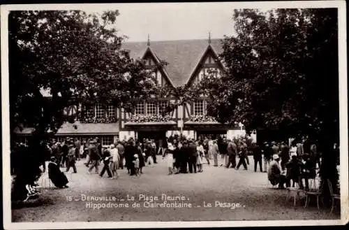 Ak Deauville Calvados, La plage fleurie, Hippodrome de Clairefontaine, Le Pesage