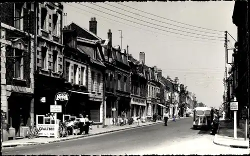 Ak Bapaume Pas de Calais, La Rue d'Arras