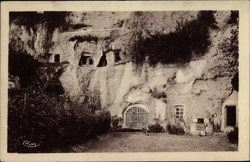 Ak Troo Loir et Cher, Les Montaigus-Rochers