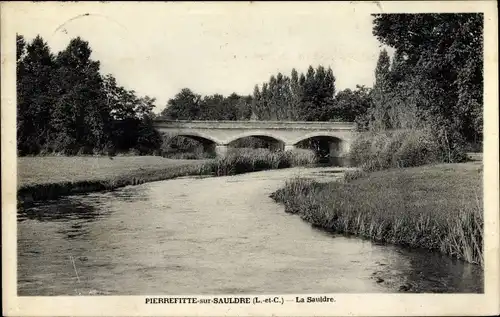 Ak Pierrefitte sur Sauldre Loir-et-Cher, La Sauldre, Pont