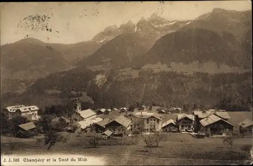 Ak Champéry Kanton Wallis, Vogelschau vom Ort, Dent du Midi