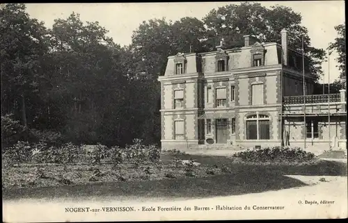 Ak Nogent sur Vernisson Loiret, Ecole Forestiere des Barres, Habitation du Conservateur