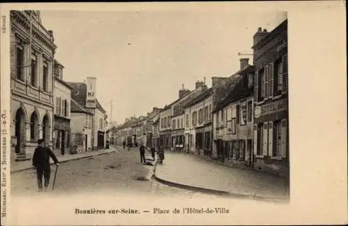 Ak Bonnières-sur-Seine Yvelines, Place de l'Hotel de Ville